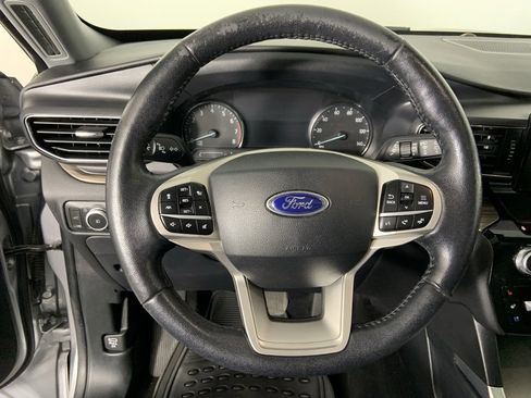 Used 2021 Ford Explorer Limited w/ Equipment Group 301A image 8