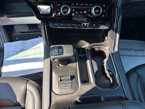 Used 2025 GMC Sierra 1500 AT4 AWD/4WD image 18