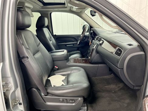 Used 2013 GMC Yukon XL Denali image 23