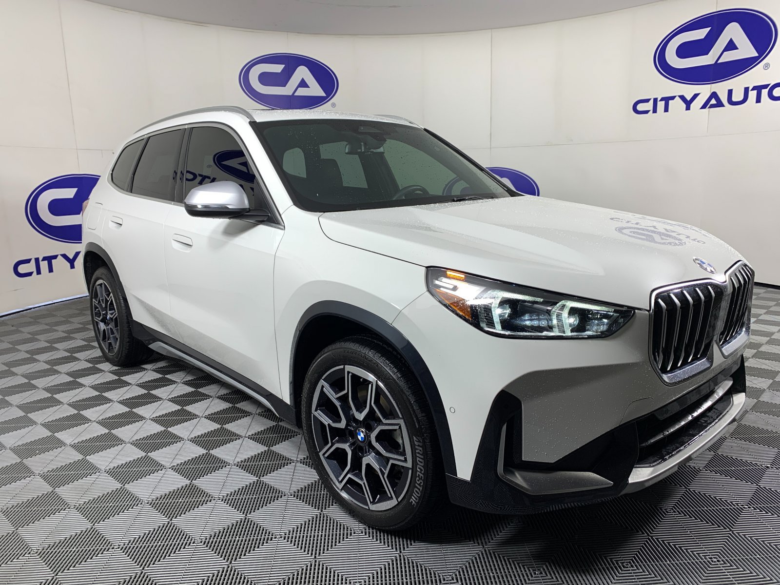 Used 2023 BMW X1 xDrive28i w/ Convenience Package AWD/4WD image 1