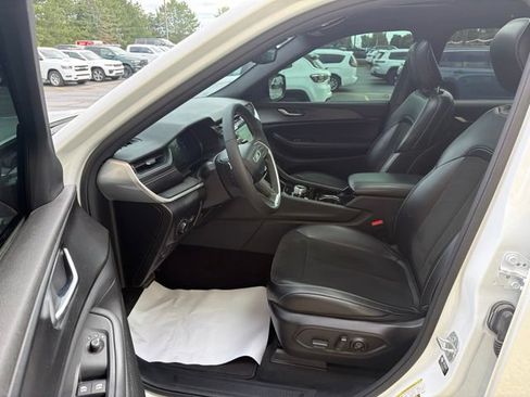Used 2023 Jeep Grand Cherokee L Laredo AWD/4WD image 25