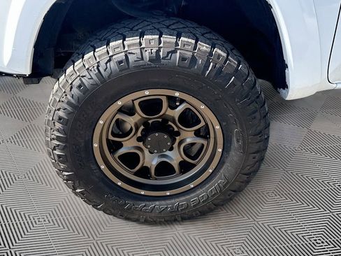 Used 2020 Toyota Tacoma TRD Sport RWD image 31