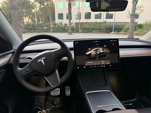 Used 2024 Tesla Model Y Performance AWD/4WD image 16