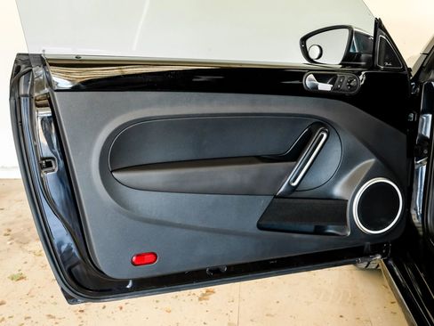 Used 2013 Volkswagen Beetle 2.0T image 35