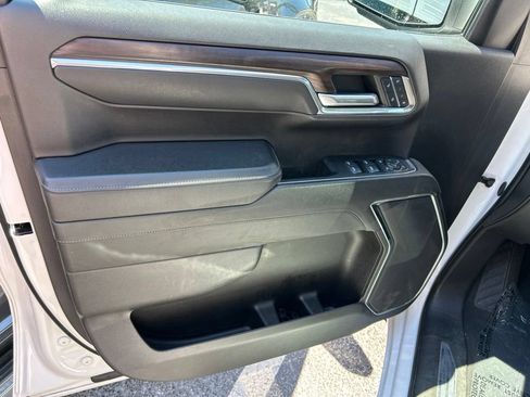 Used 2024 GMC Sierra 1500 SLT AWD/4WD image 17