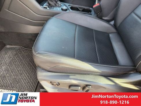 Used 2021 Volkswagen Tiguan SE image 26