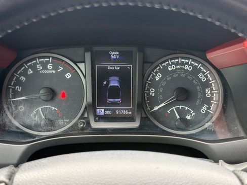 Used 2017 Toyota Tacoma TRD Sport AWD/4WD image 20