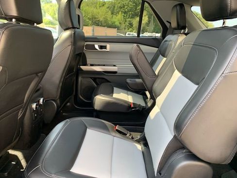 Used 2023 Ford Explorer XLT w/ Equipment Group 202A image 18