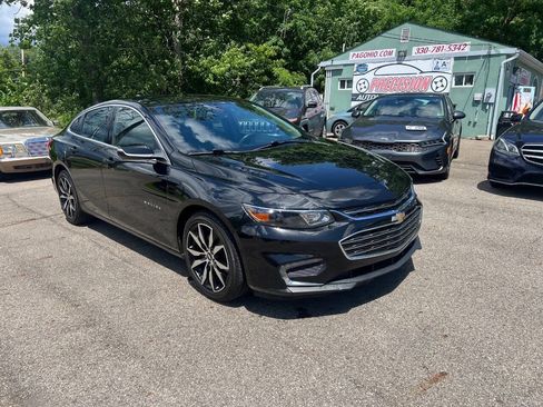 Used 2018 Chevrolet Malibu LT FWD image 2