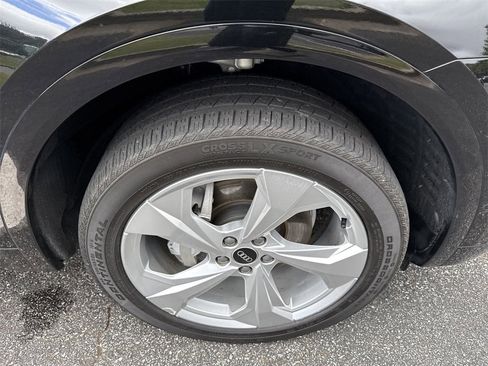 Used 2021 Audi Q5 Prestige w/ Prestige Package image 12