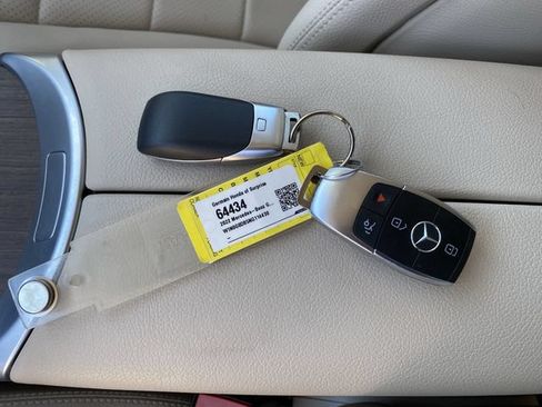 Used 2022 Mercedes-Benz GLC 300 image 33