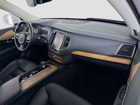 Used 2022 Volvo XC90 T8 Inscription Expression w/ Protection Package Premier image 24