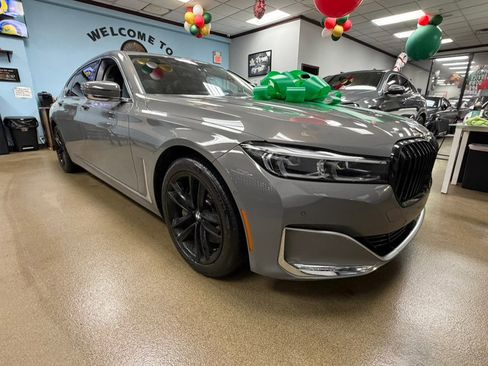 Used 2021 BMW 750i xDrive w/ Executive Package image 6