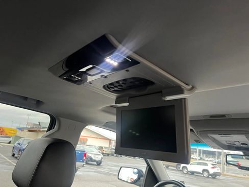 Used 2018 GMC Yukon XL SLT w/ Open Road Package image 21