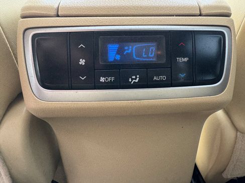 Used 2016 Toyota Highlander XLE AWD/4WD image 20