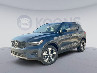 New 2026 Volvo XC40 B4 Plus w/ Protection Package Premier