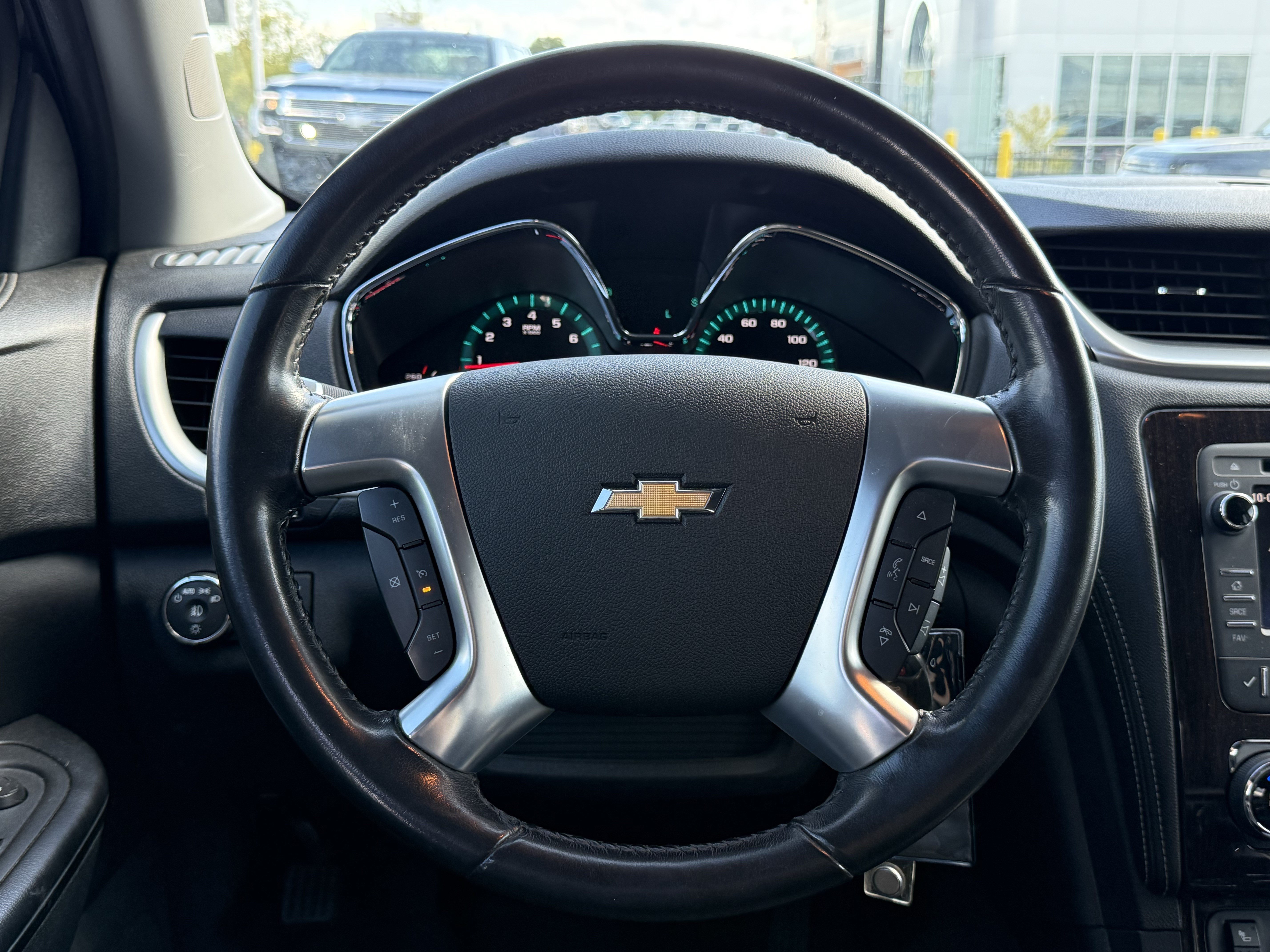 Used 2016 Chevrolet Traverse LT FWD image 6