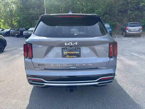 Used 2022 Kia Sorento S image 5