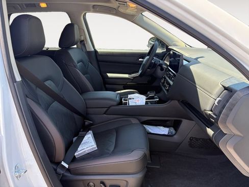 New 2026 Nissan Pathfinder Platinum AWD/4WD image 15