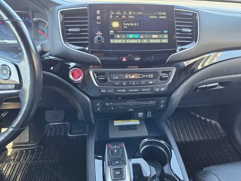 Used 2022 Honda Pilot Black Edition image 17