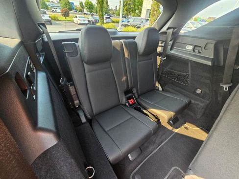 Used 2024 Mercedes-Benz GLE 350 4MATIC w/ AMG Line Interior image 24