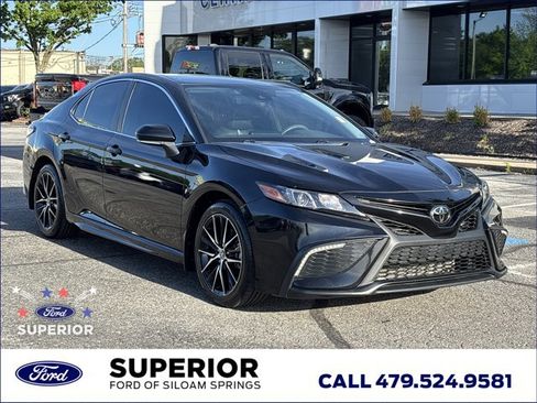 Used 2024 Toyota Camry SE FWD image 1