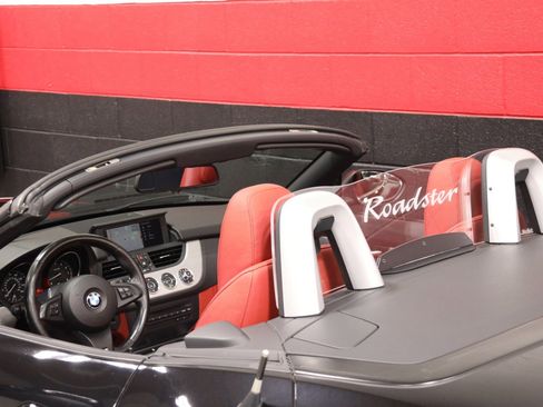 Used 2012 BMW Z4 sDrive28i w/ M Sport Pkg image 27