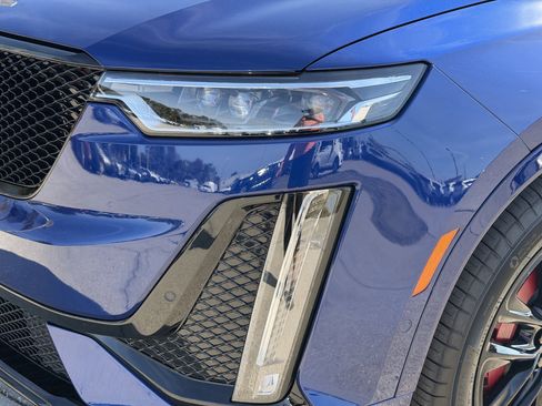 Certified 2024 Cadillac XT6 Sport w/ LPO, ONYX Package image 8