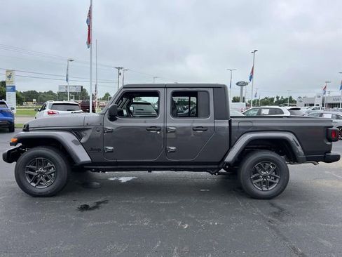 New 2025 Jeep Gladiator Sport AWD/4WD image 4