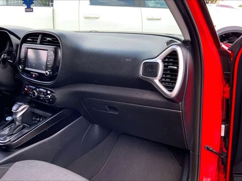 Used 2020 Kia Soul GT-Line w/ GT 2.0L Power Sunroof Package FWD image 17