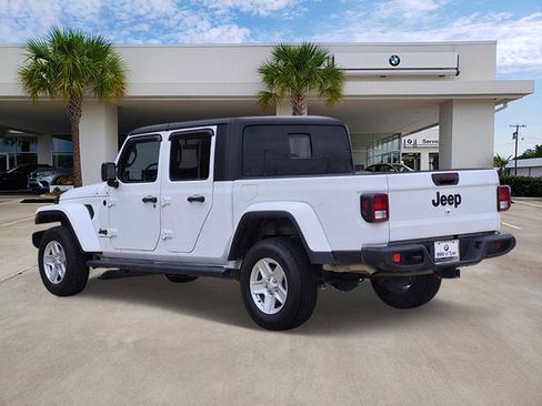 Used 2023 Jeep Gladiator Sport AWD/4WD image 4