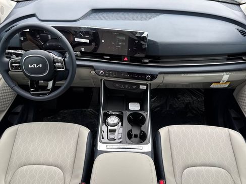 New 2026 Kia Carnival EX FWD image 13