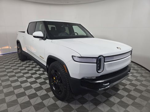 Used 2022 Rivian R1T Launch Edition image 7