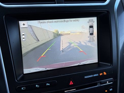 Used 2017 Ford Explorer Limited w/ Equipment Group 301A AWD/4WD image 29