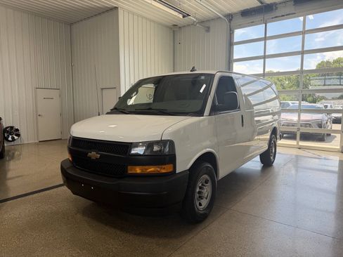 Used 2021 Chevrolet Express 2500 w/ Driver Convenience Package RWD image 2