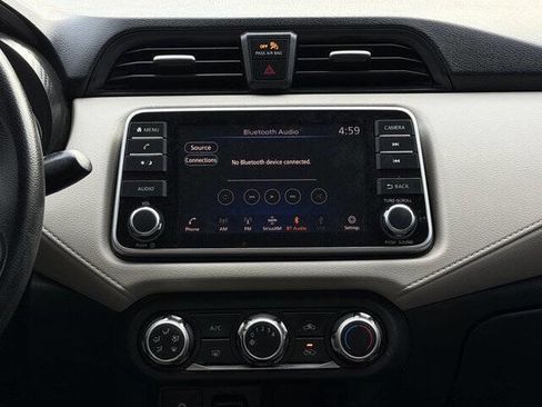 Used 2021 Nissan Versa SV image 15