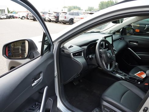 Used 2024 Toyota Corolla Cross XLE w/ Convenience Package AWD/4WD image 14