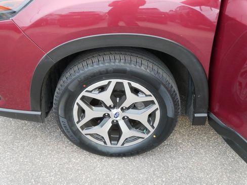 Certified 2023 Subaru Forester Premium image 15