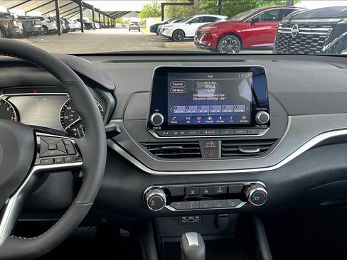 New 2025 Nissan Altima 2.5 SR image 6