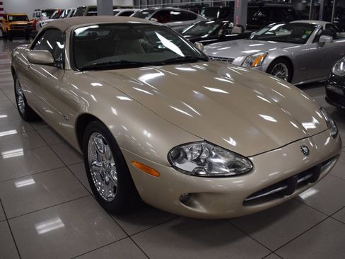 Used 1998 Jaguar XK8 Convertible image 31