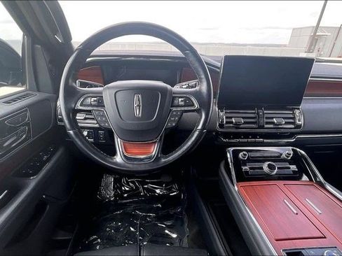 Used 2024 Lincoln Navigator Reserve image 5