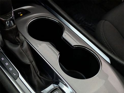 Used 2024 Chevrolet Malibu LT image 19