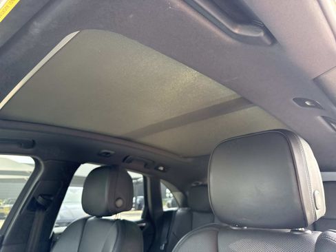 Certified 2022 Porsche Macan image 33