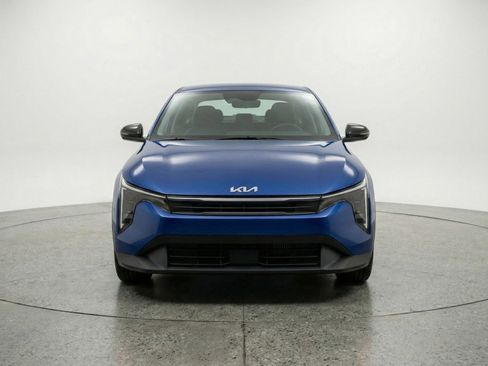 Used 2025 Kia K4 FWD image 2