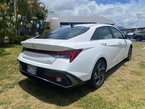 Certified 2024 Hyundai Elantra Limited FWD image 7