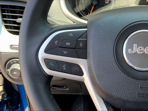 Used 2017 Jeep Cherokee Trailhawk w/ Comfort/Convenience Group image 23