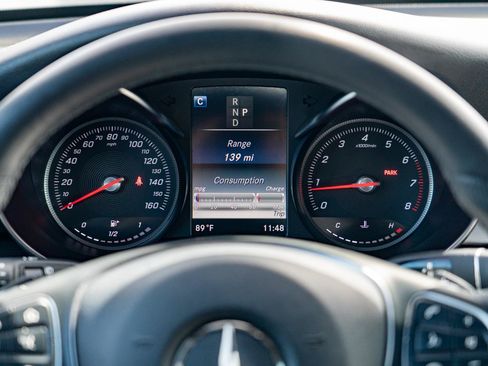 Used 2019 Mercedes-Benz GLC 300 4MATIC image 20