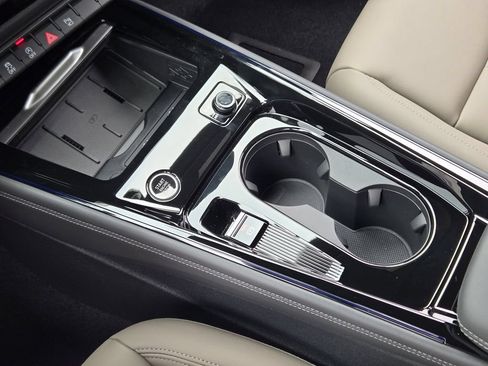 New 2026 Audi Q3 quattro 2.0T AWD/4WD image 23