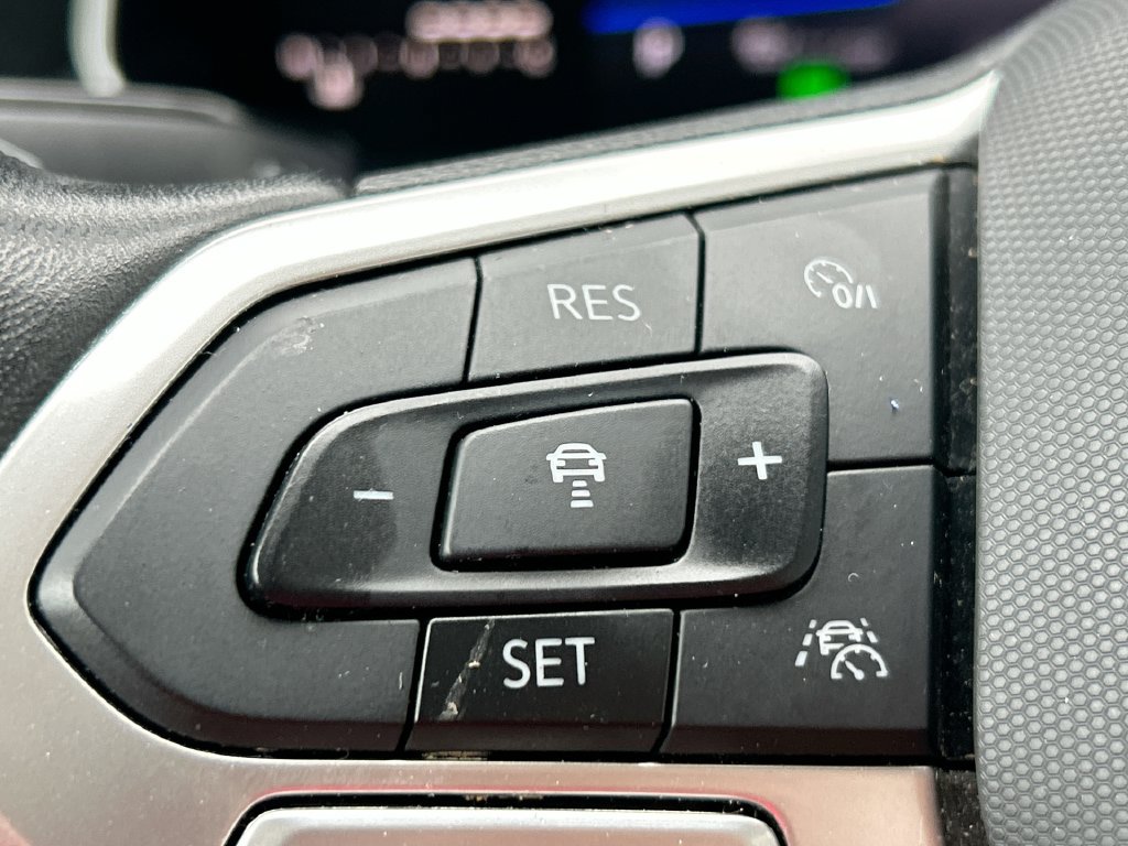 Used 2024 Volkswagen Jetta SE FWD image 17