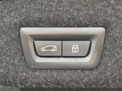 Used 2023 BMW 530e xDrive image 13